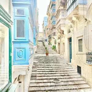 https://valletta-3-bedroom-townhouse.hotelssaintjulians.com